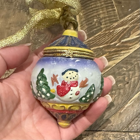 Christmas ORNAMENT Snowman trinket box Ball Bulb opens up - Picture 2 of 5